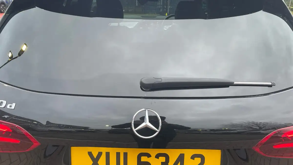 2021-mercedes-benz-b-class-20d-b180d-amg-line-executive-edition-big-25