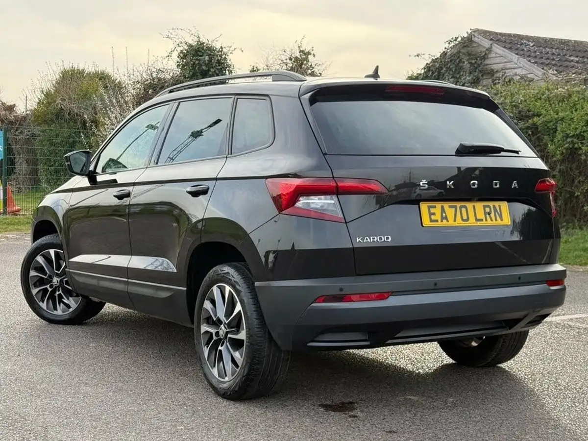 2020-skoda-karoq-15-tsi-se-drive-dsg-big-1