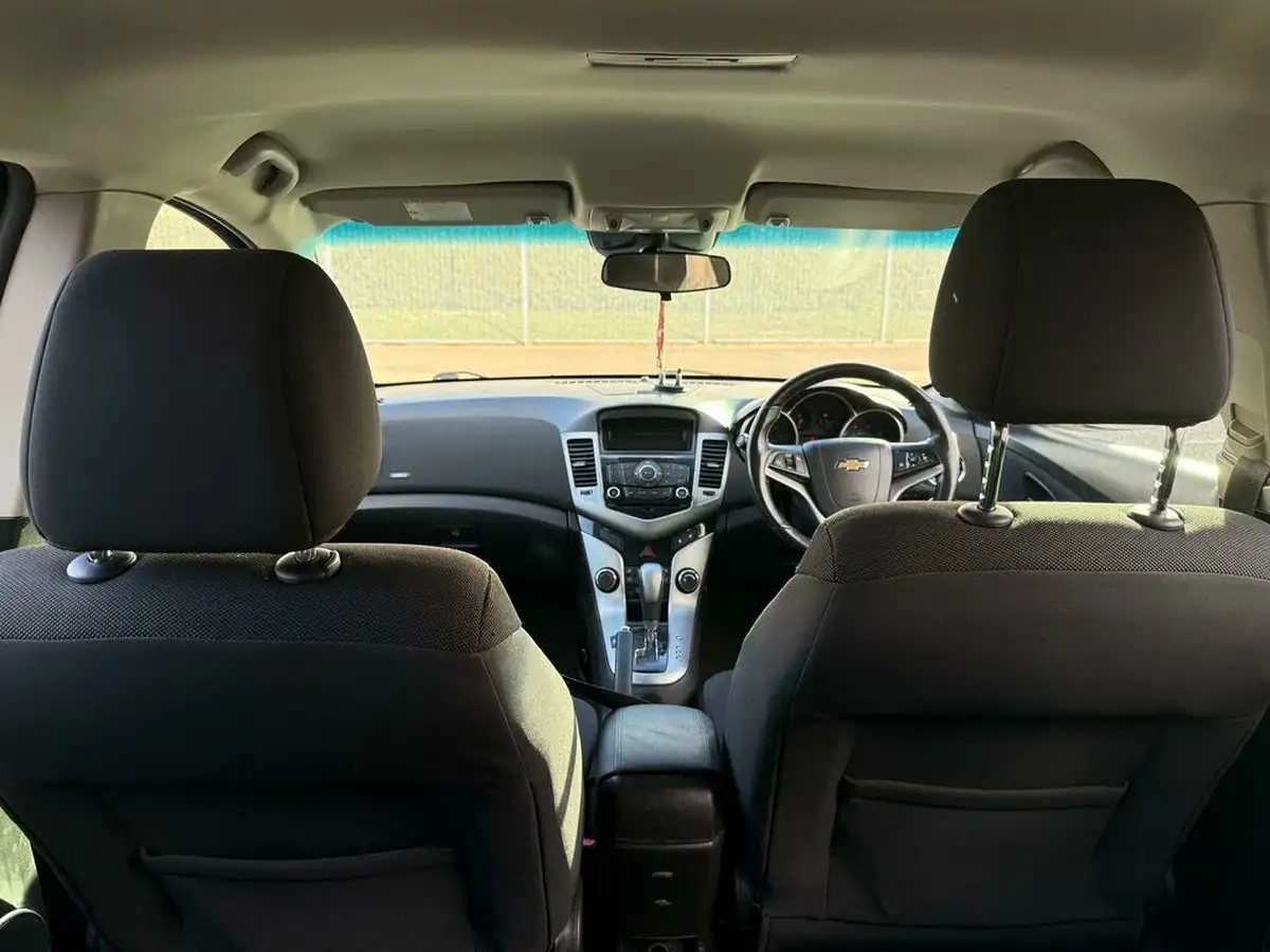 2012-chevrolet-cruze-16-lt-hatchback-auto-big-24