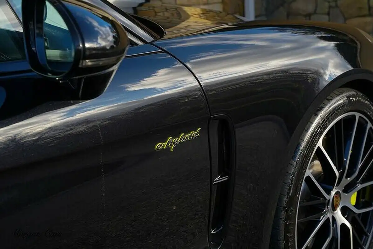 2022-porsche-panamera-30-4-e-hybrid-sport-turismo-big-8