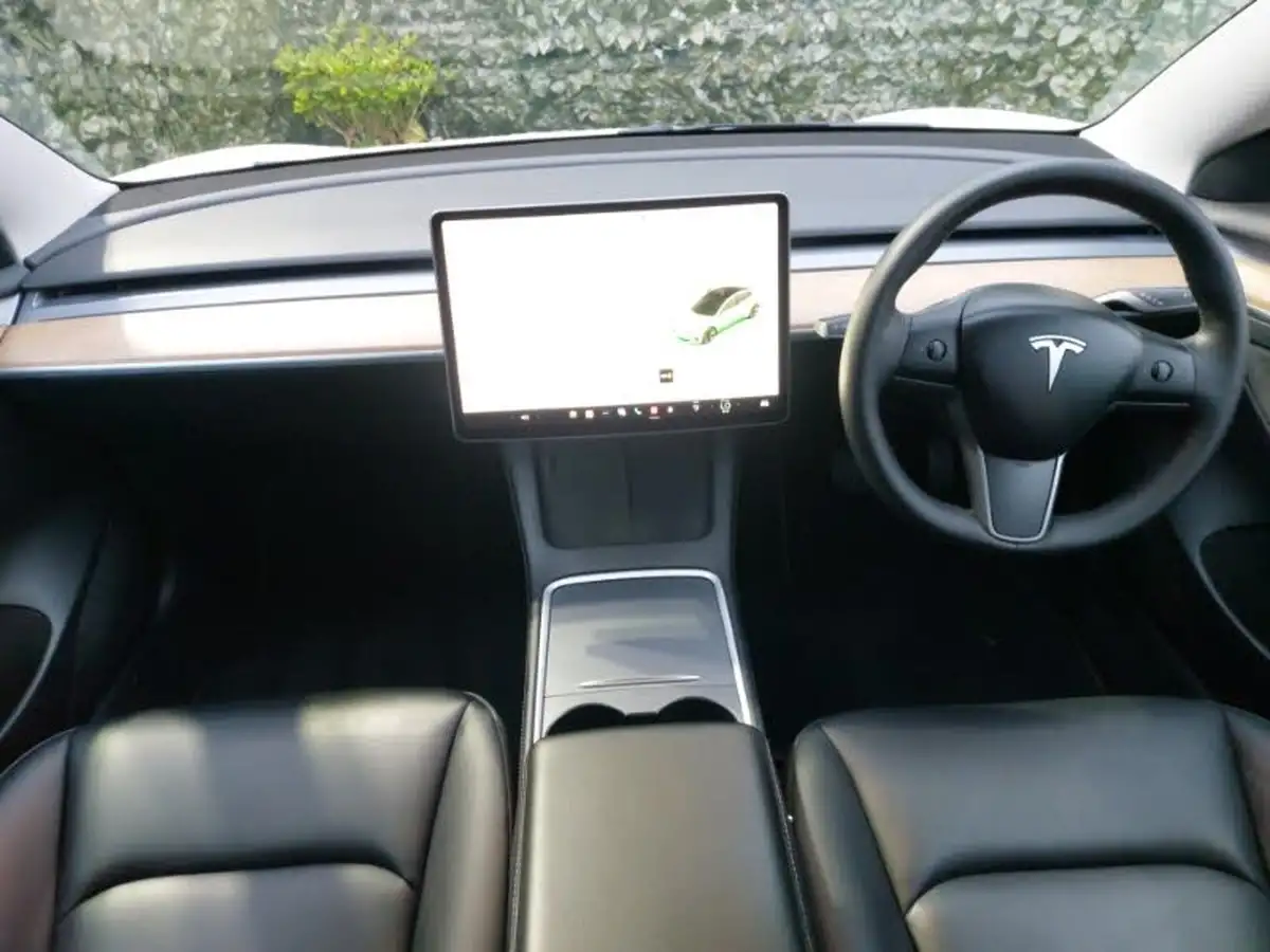 2021-tesla-model-3-e-standard-plus-big-2