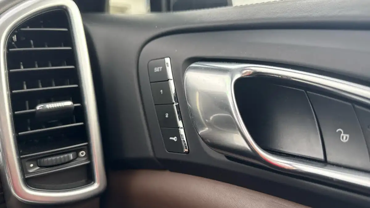 2018-porsche-cayenne-30td-diesel-platinum-edition-big-28