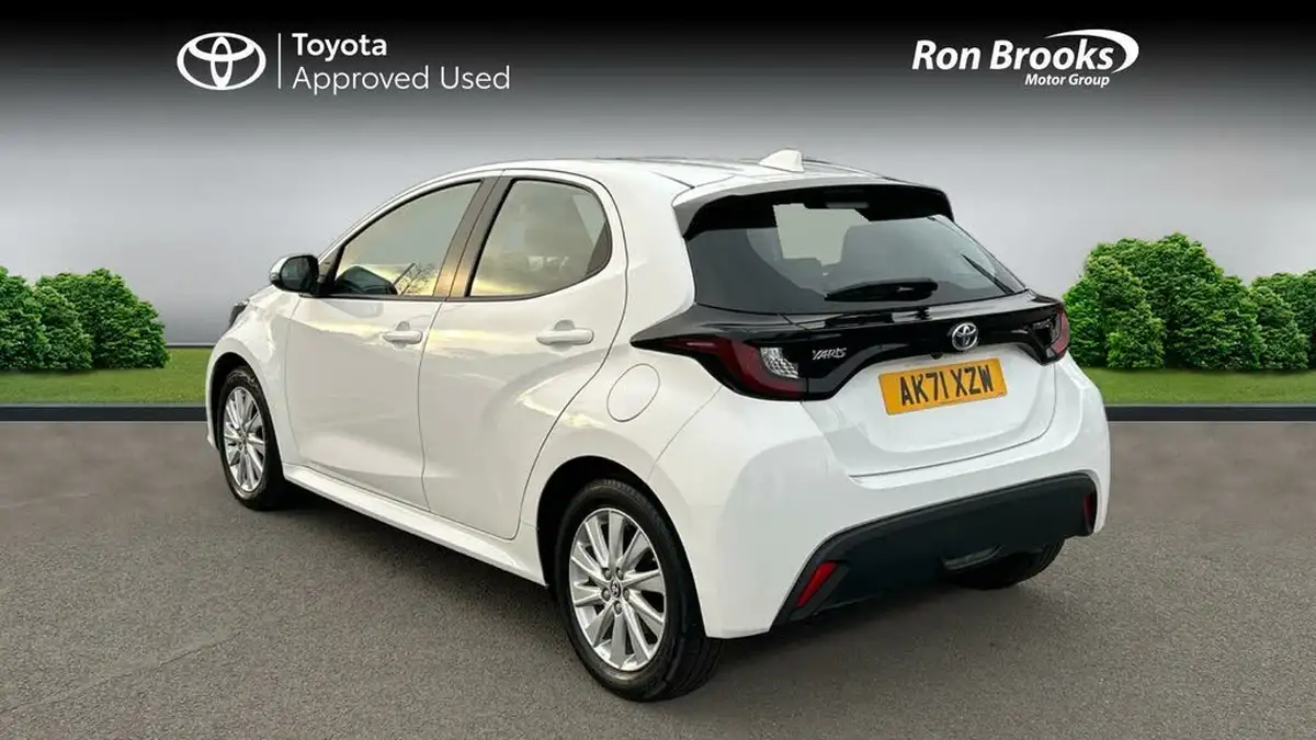 2022-toyota-yaris-15-vvt-i-icon-big-3