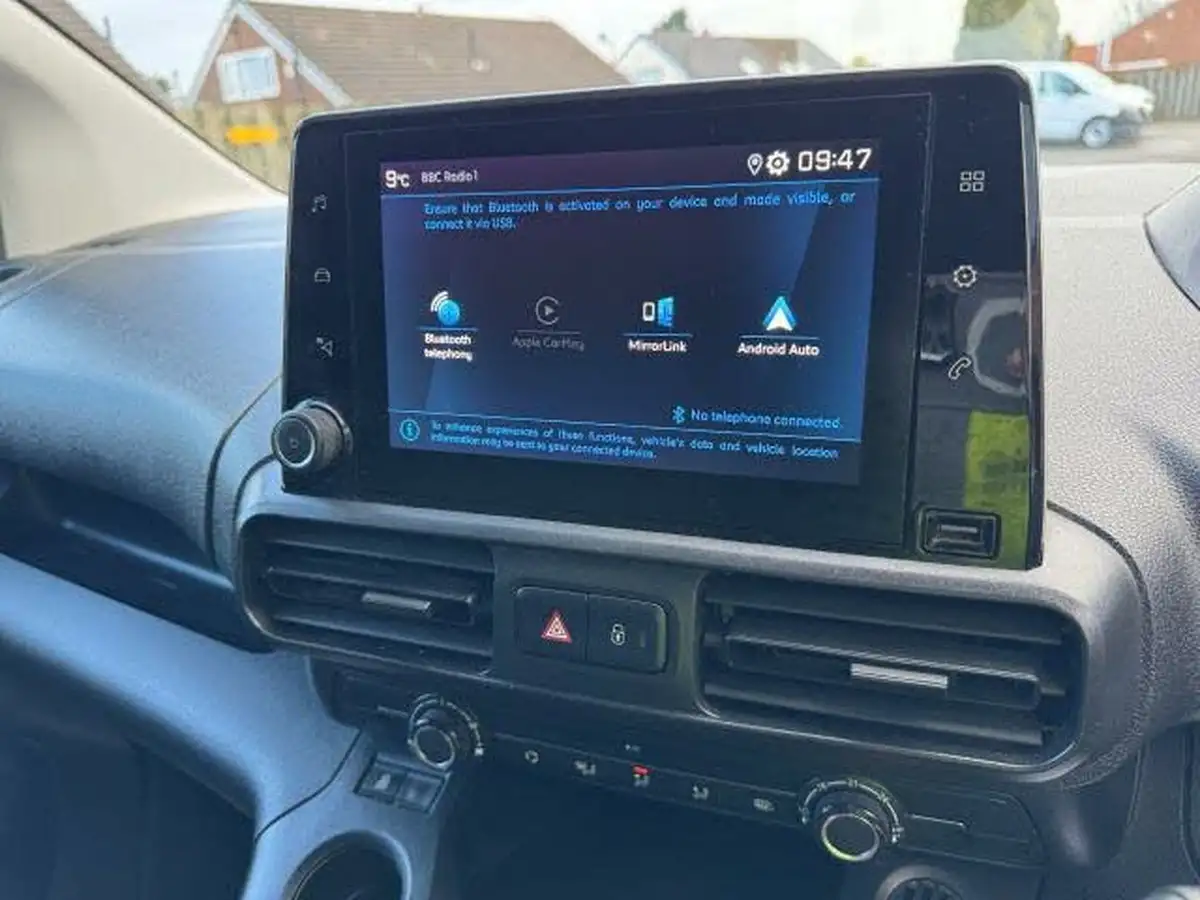 2019-peugeot-partner-15-bluehdi-1000-professional-100ps-eu6dt-panel-big-22