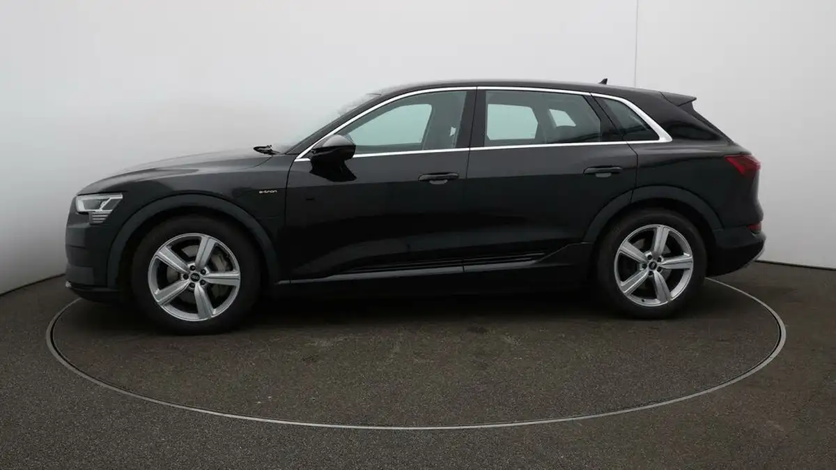2021-audi-e-tron-55e-technik-station-wagon-big-55