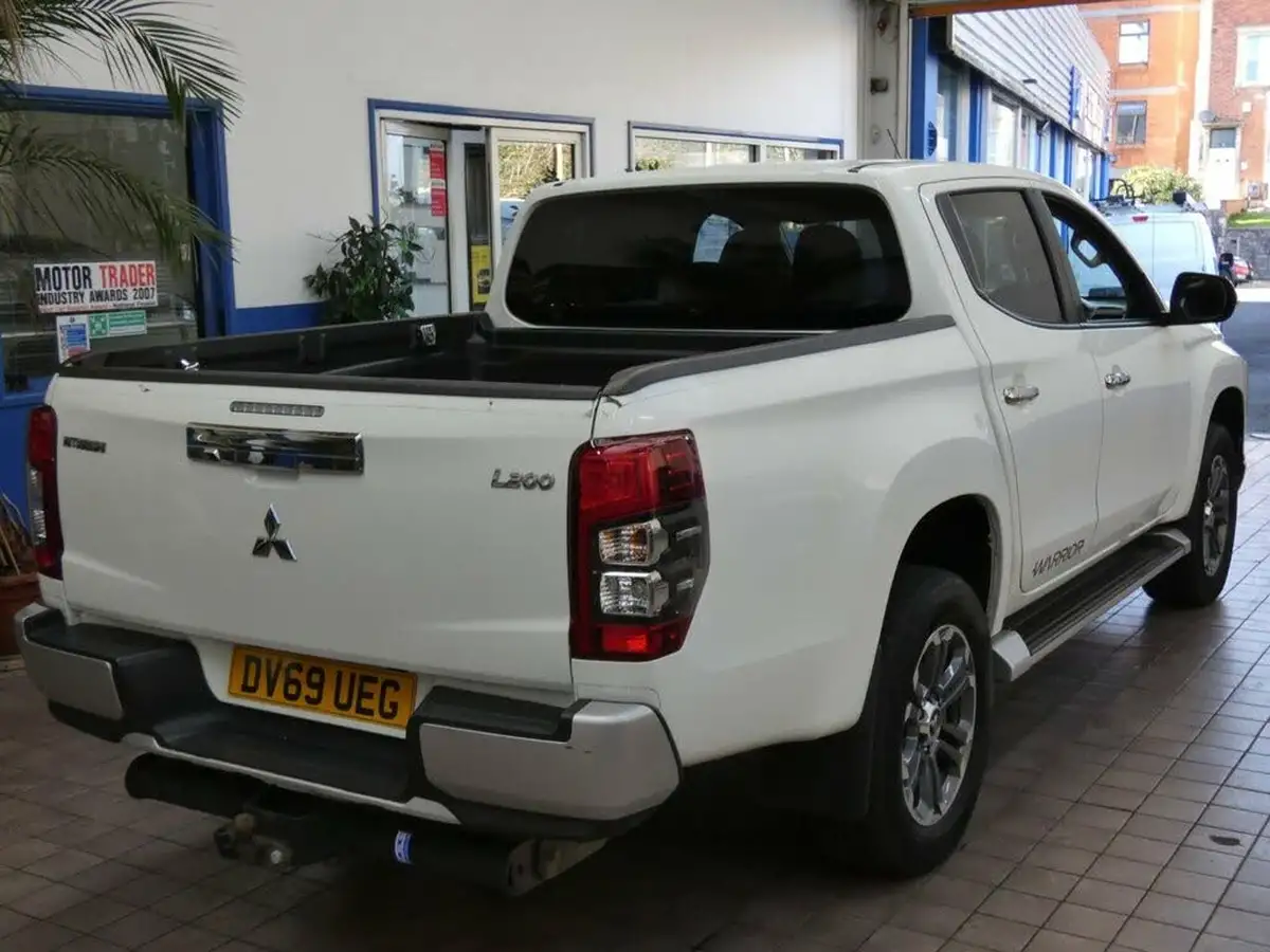 2019-mitsubishi-l200-22di-d-warrior-auto-big-19