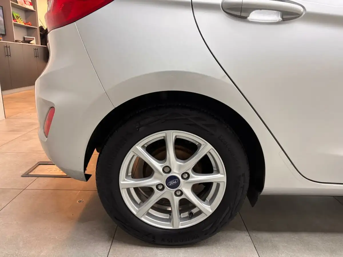 2018-ford-fiesta-15tdci-zetec-5d-big-28