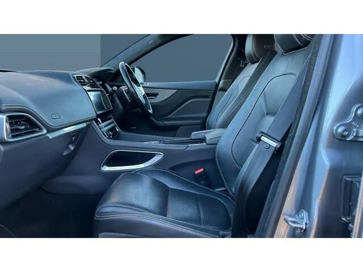 2020-jaguar-f-pace-20-i4d-chequered-flag-180ps-big-2