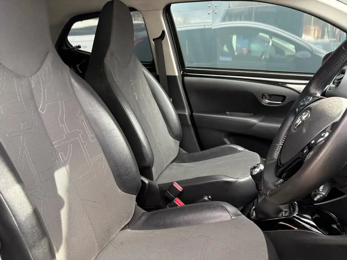 2018-toyota-aygo-10-vvt-i-x-clusiv3-71bhp-big-15