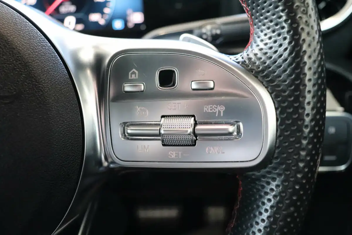 2020-mercedes-benz-a-class-20d-a200d-amg-line-hatchback-5d-big-48