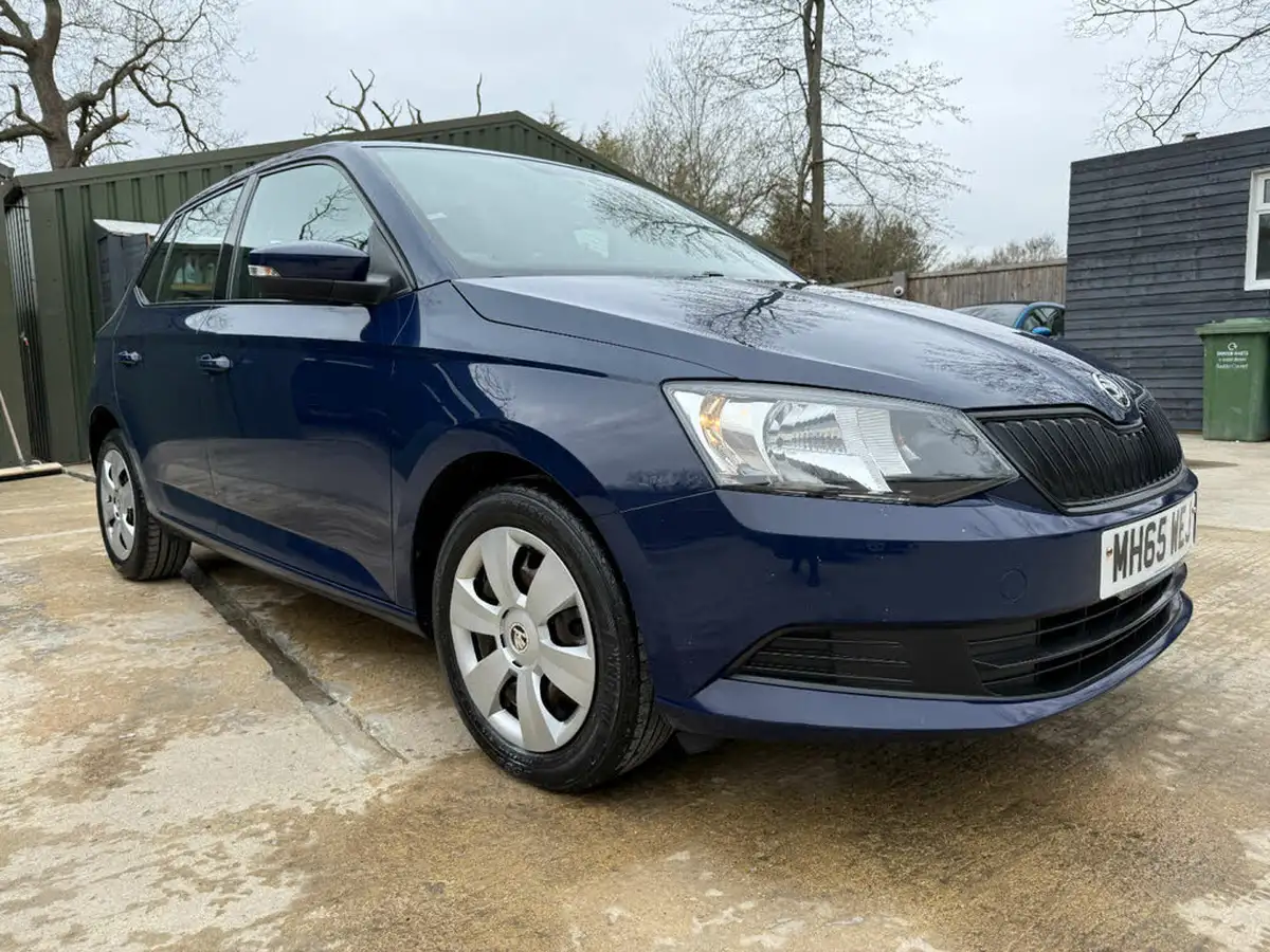 2016-skoda-fabia-10-mpi-s-hatchback-big-6