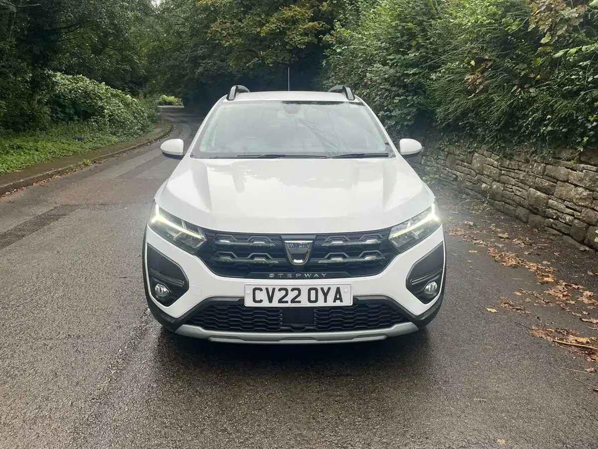 2022-dacia-sandero-stepway-10-tce-comfort-90bhp-big-1