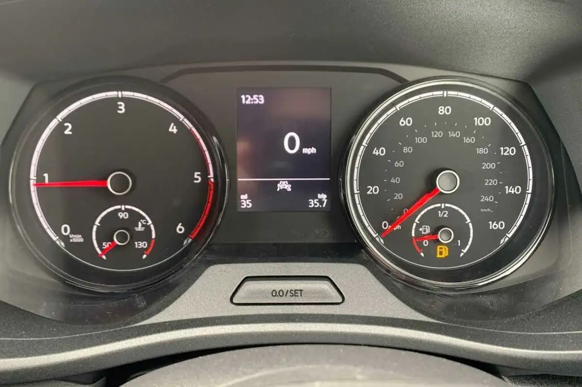 2022-volkswagen-transporter-20tdi-t28-startline-bmt-swb-110pseu6dt-e-big-17