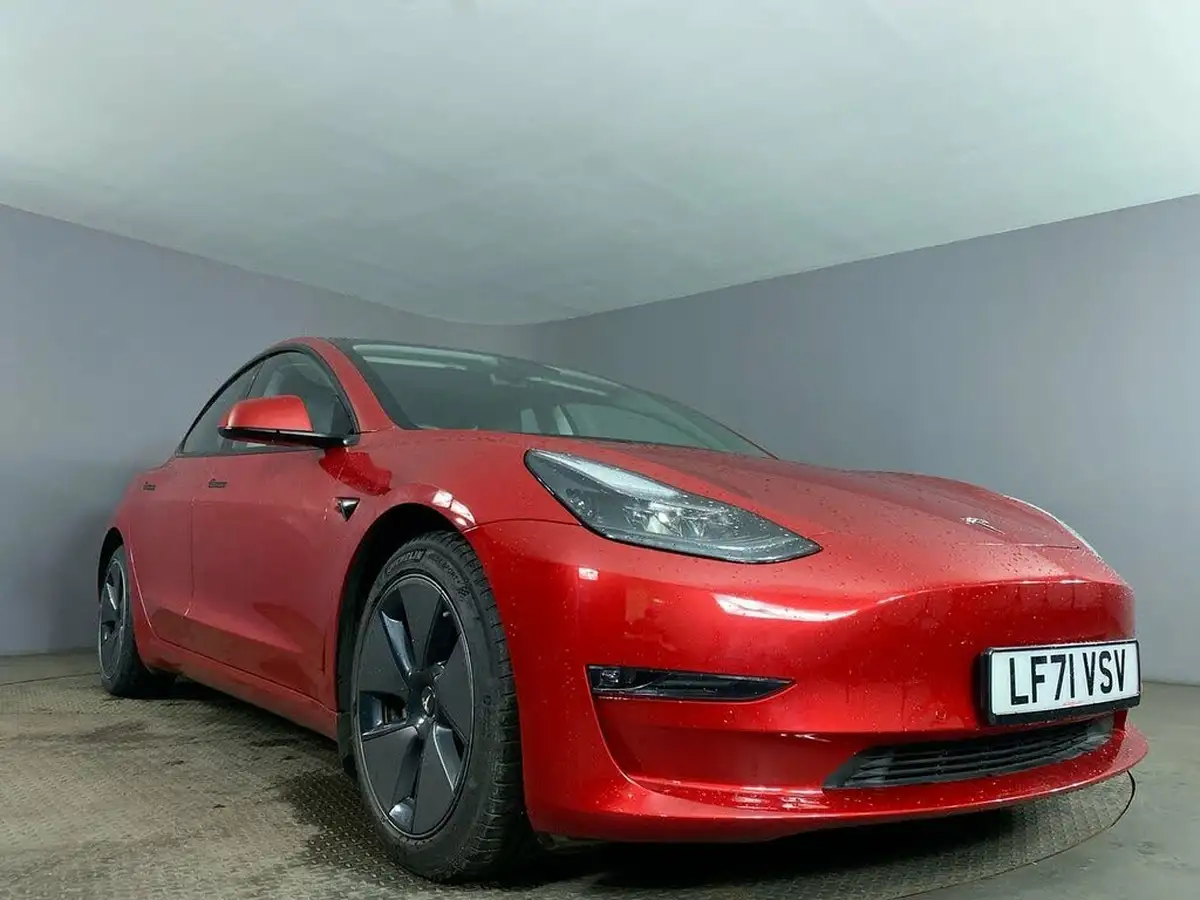 2021-tesla-model-3-e-long-range-awd-big-10