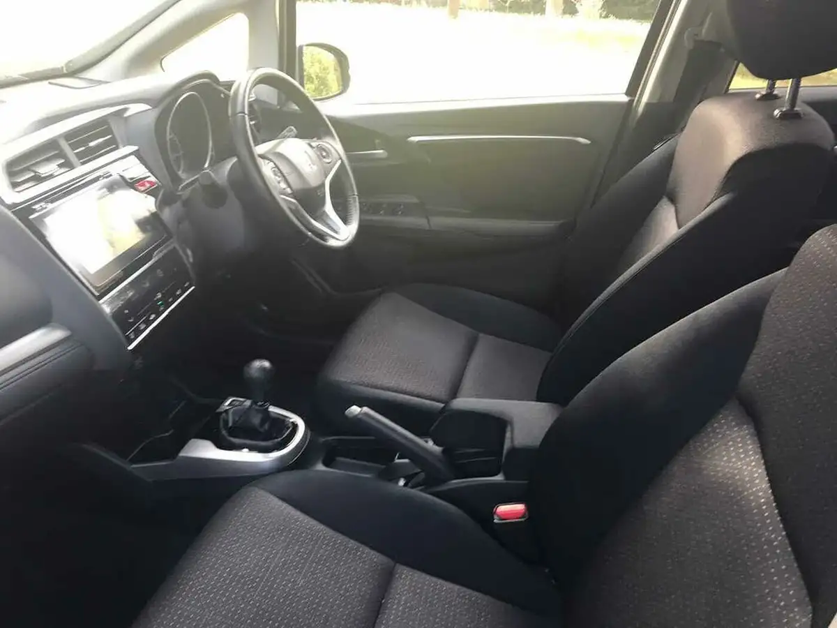 2019-honda-jazz-13-i-vtec-ex-navi-big-1