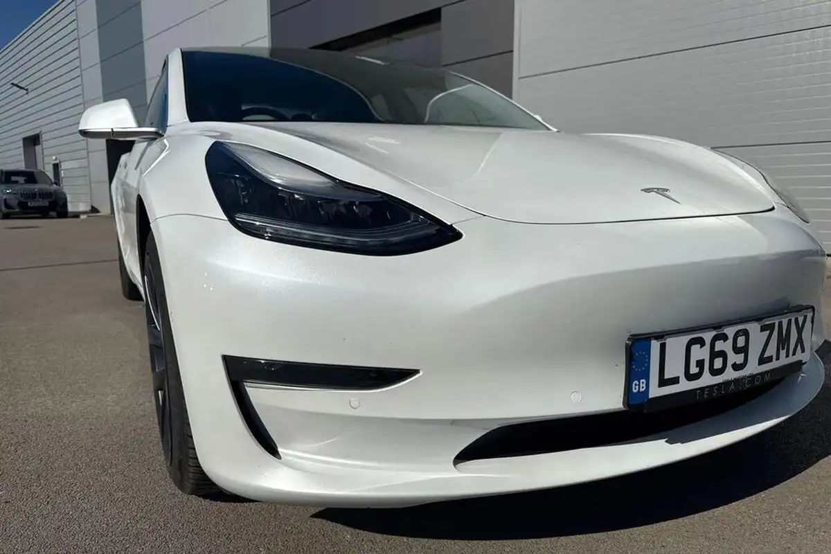 2019-tesla-model-3-e-long-range-4x4-big-16