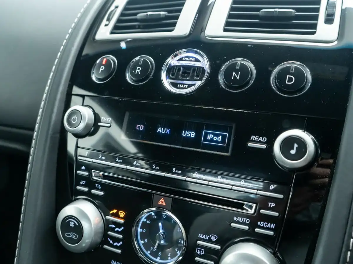 2009-aston-martin-dbs-60-touchtronic-big-38