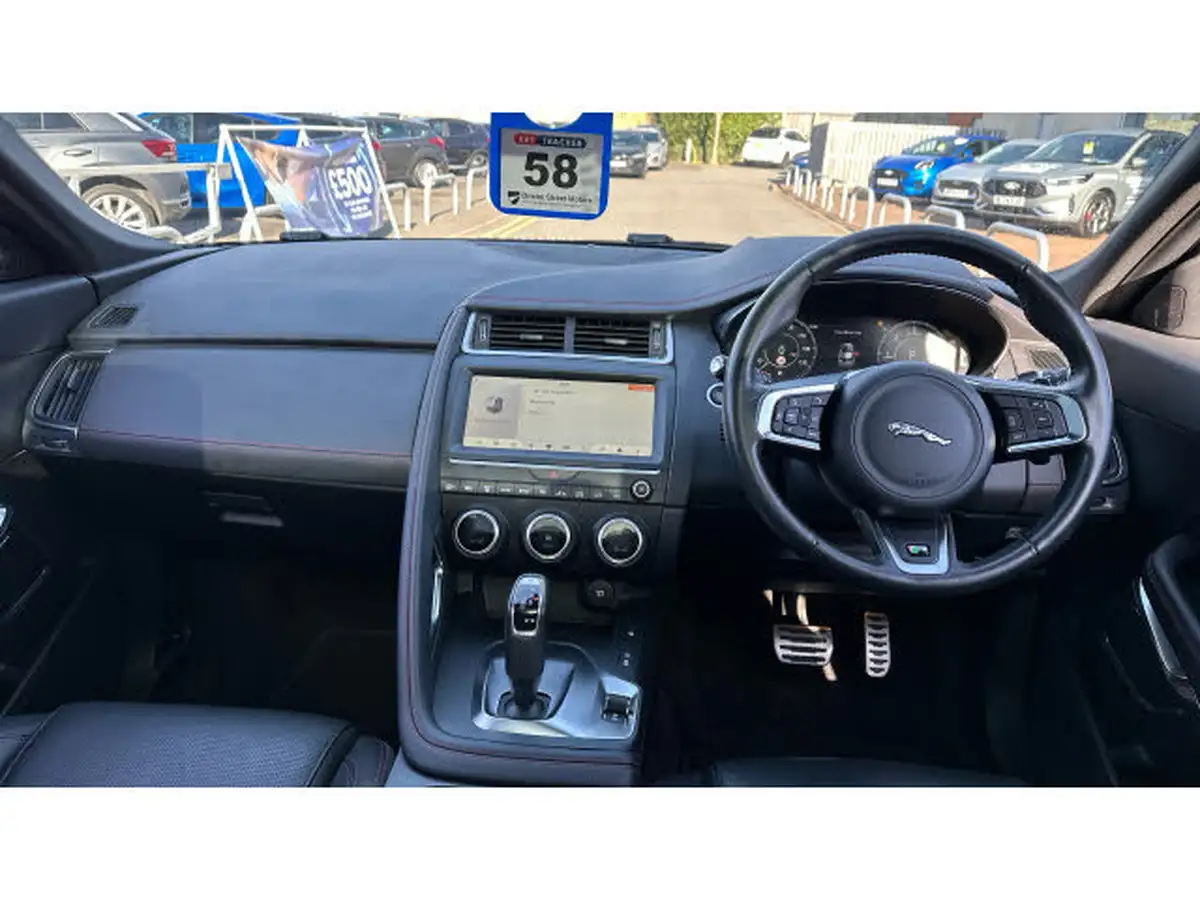 2020-jaguar-e-pace-20-i4d-chequered-flag-150ps-big-9
