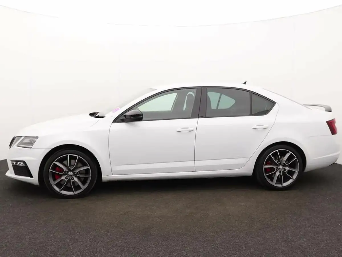 2020-skoda-octavia-20-tsi-vrs-hatchback-dsg-big-4