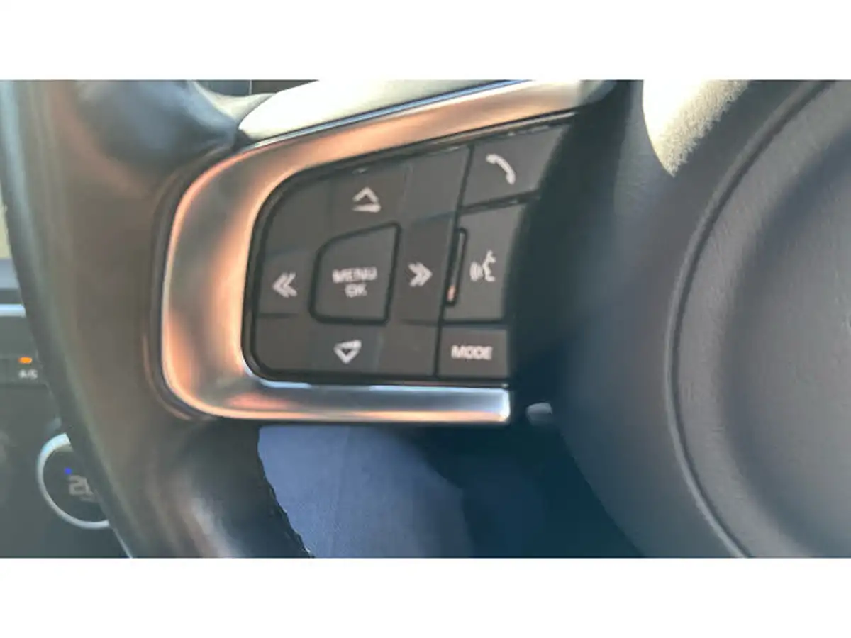 2020-jaguar-e-pace-20-i4d-chequered-flag-150ps-big-57