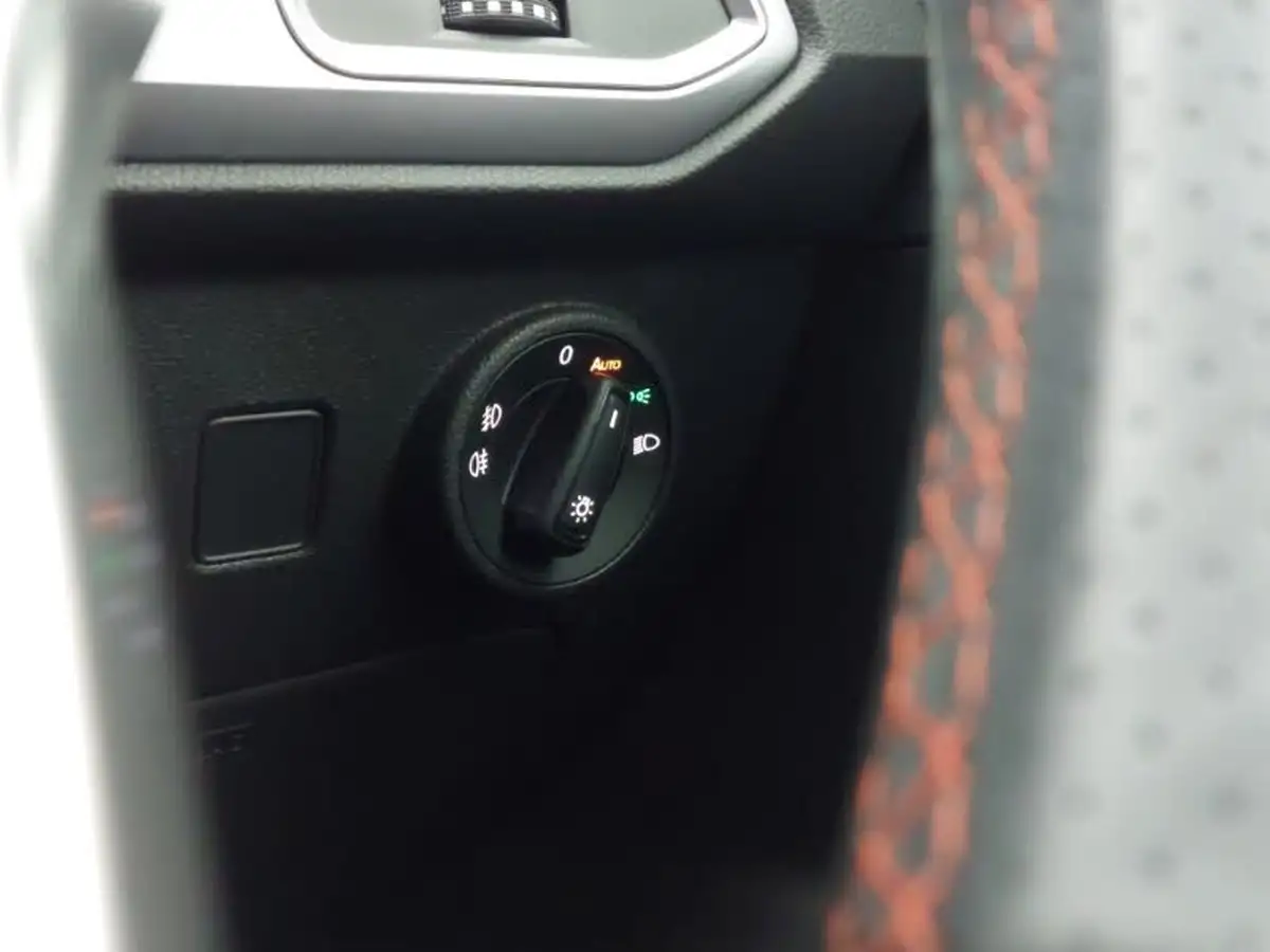 2024-seat-ateca-15-ecotsi-fr-big-13