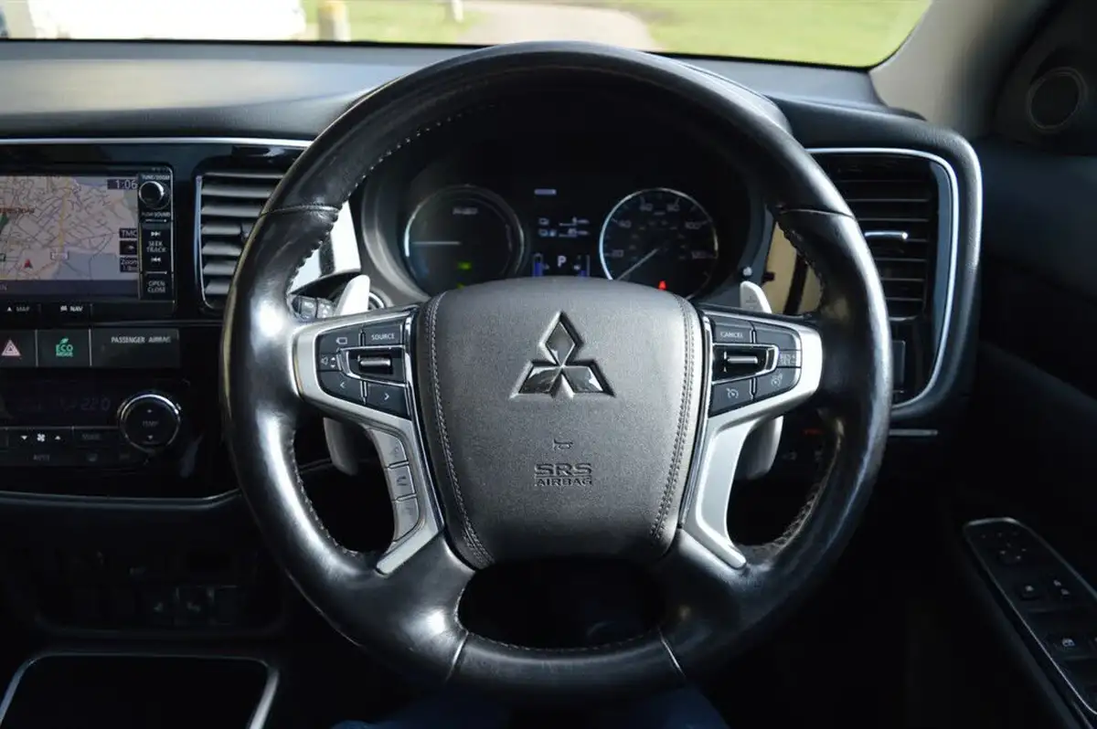 2017-mitsubishi-outlander-20-4hs-phev-5st-big-26