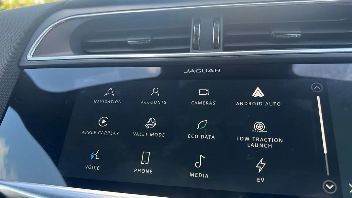 2023-jaguar-i-pace-ev400-r-dynamic-hse-black-big-23