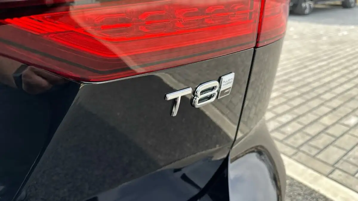 2025-volvo-v60-20-t8-ultra-big-32