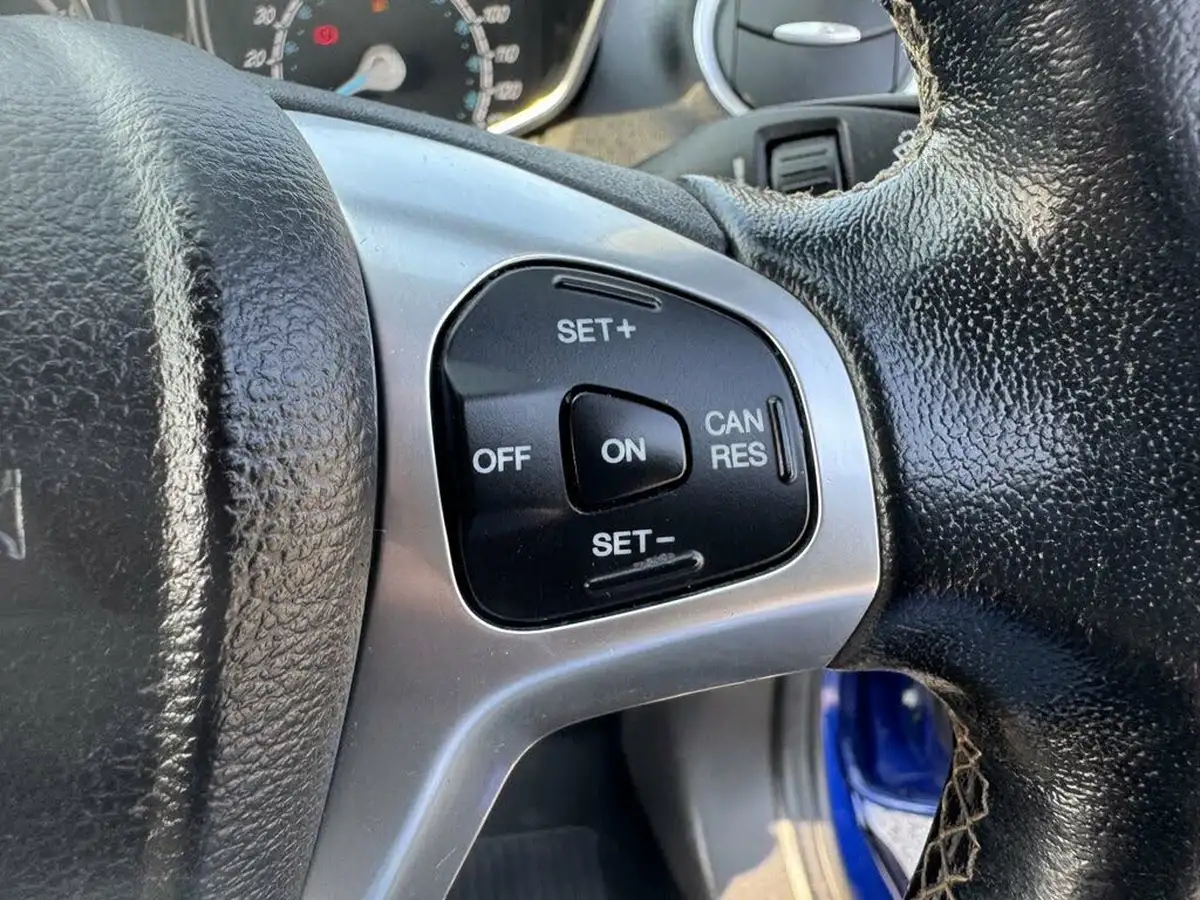 2017-ford-fiesta-10t-titanium-125ps-ecoboost-ss-3d-big-38