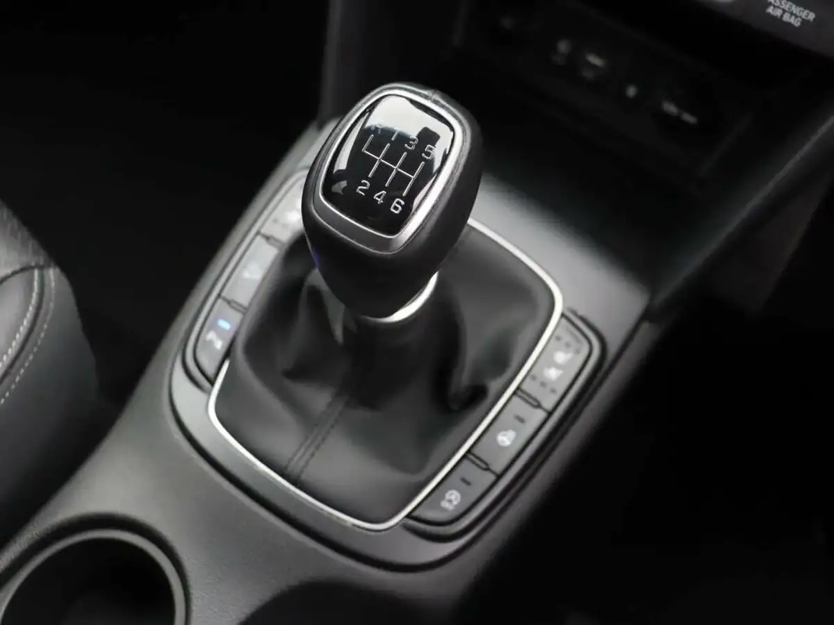 2019-hyundai-kona-10-t-gdi-premium-se-1-tone-roof-big-24
