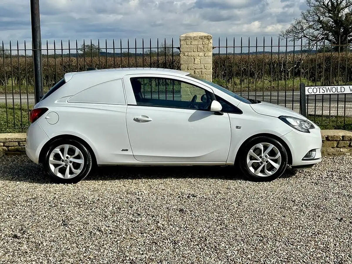 2016-vauxhall-corsavan-13td-sportive-big-2