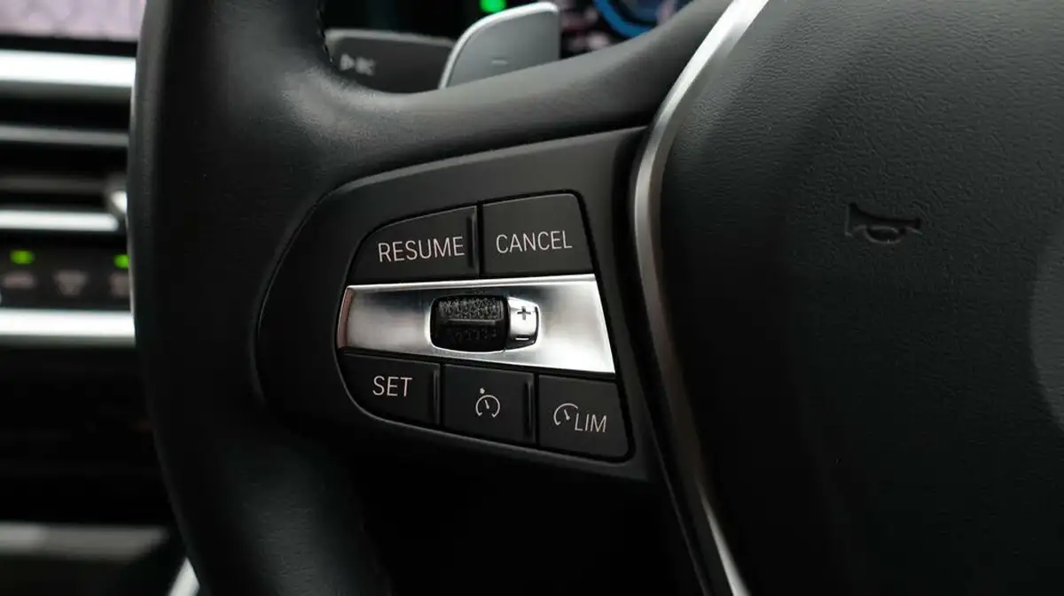 2020-bmw-3-series-20-330e-se-pro-saloon-4d-big-22