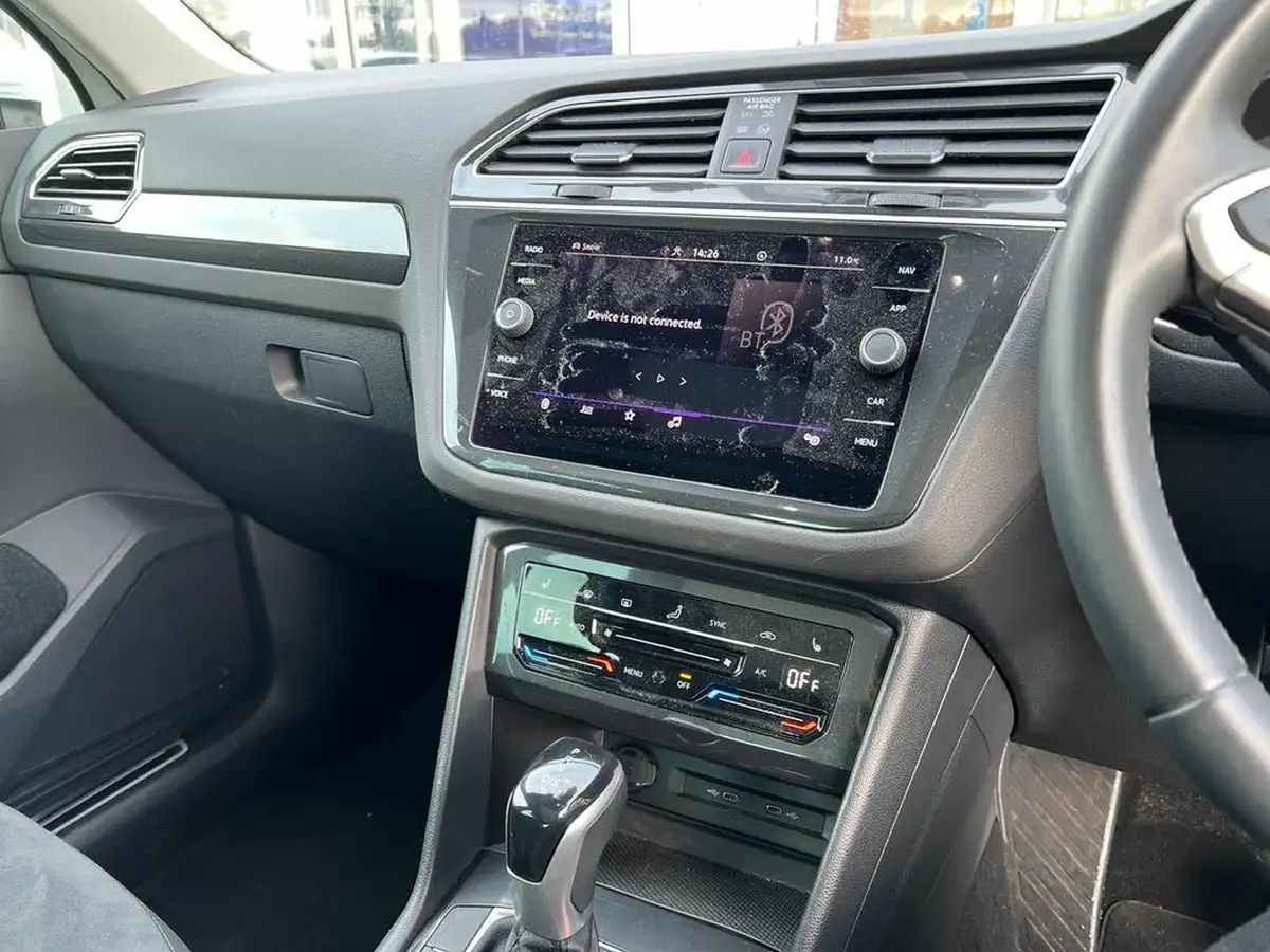 2022-volkswagen-tiguan-20-tsi-elegance-big-22