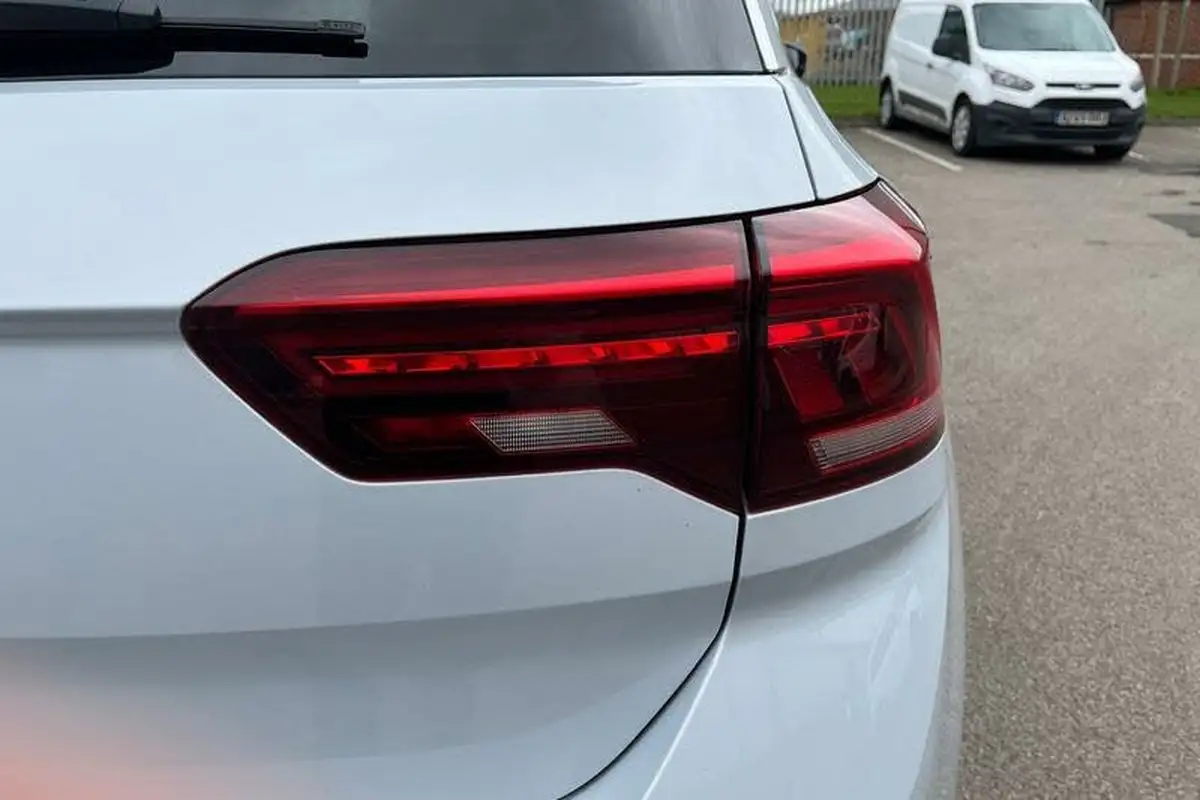 2019-volkswagen-t-roc-20tdi-sel-dsg-big-32