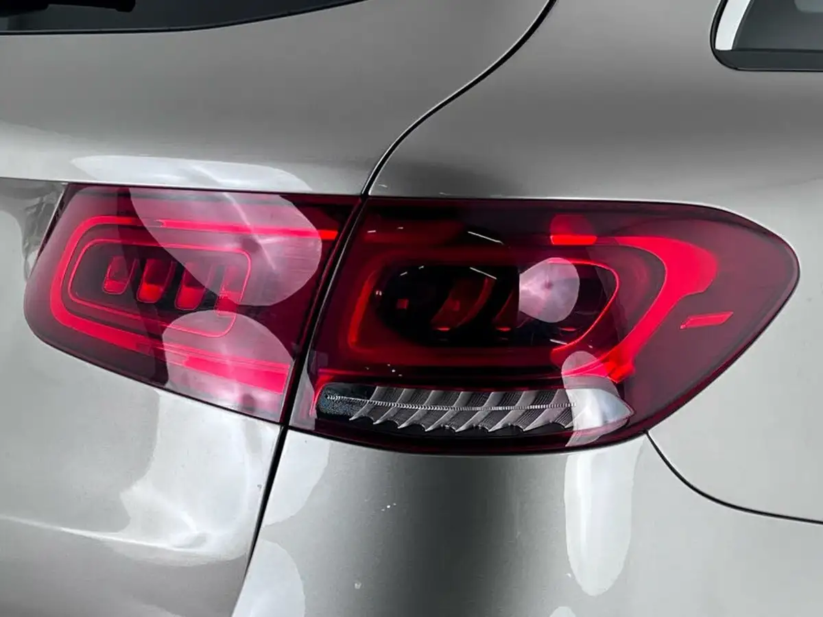 2019-mercedes-benz-glc-class-20d-glc220d-amg-line-station-wagon-5d-4matic-plus-big-9