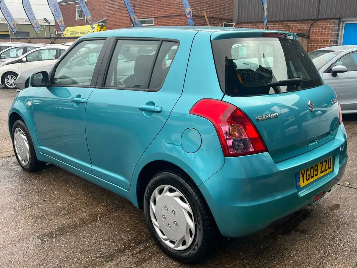 2009-suzuki-swift-13-gl-5d-big-12