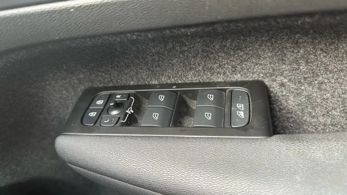 2022-volvo-c40-e-twin-recharge-pro-big-24