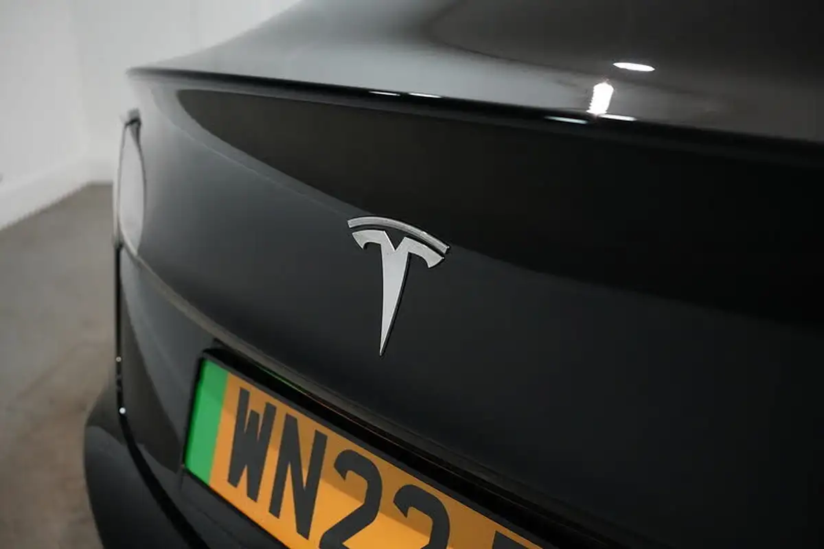 2021-tesla-model-3-e-standard-plus-big-10