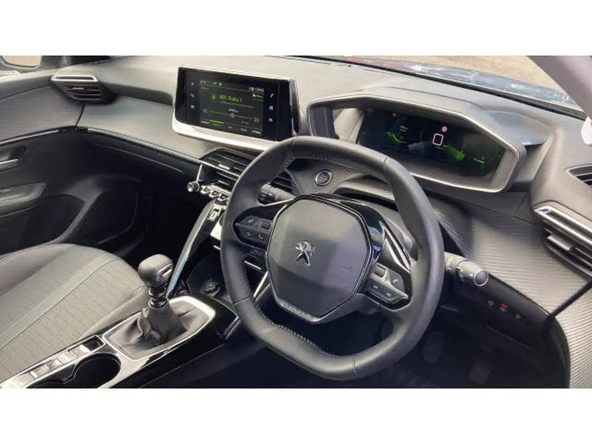 2021-peugeot-208-12-puretech-allure-premium-100bhp-big-10