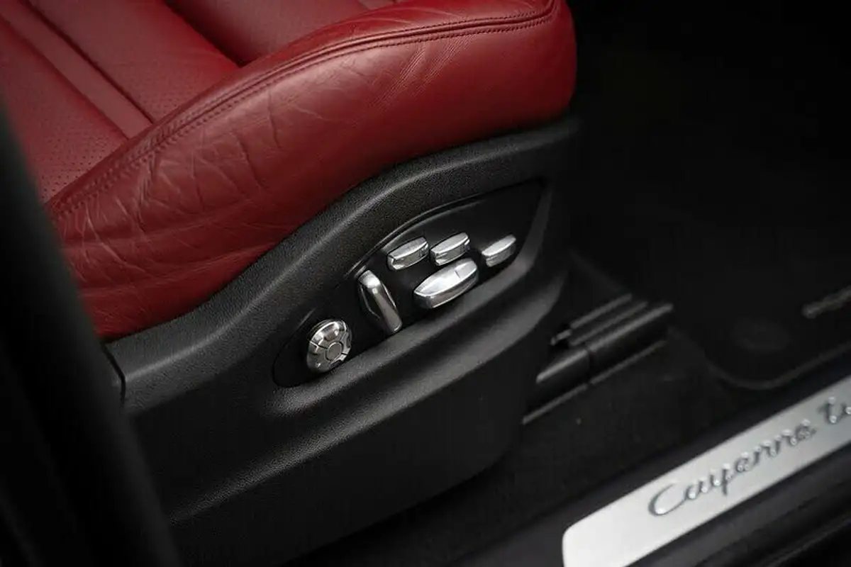 2019-porsche-cayenne-40-v8-turbo-coupe-big-30