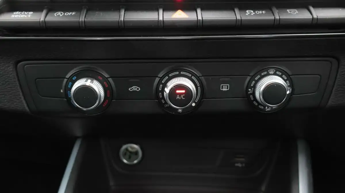 2020-audi-q2-15-35-tfsi-s-line-1498cc-tronic-big-12