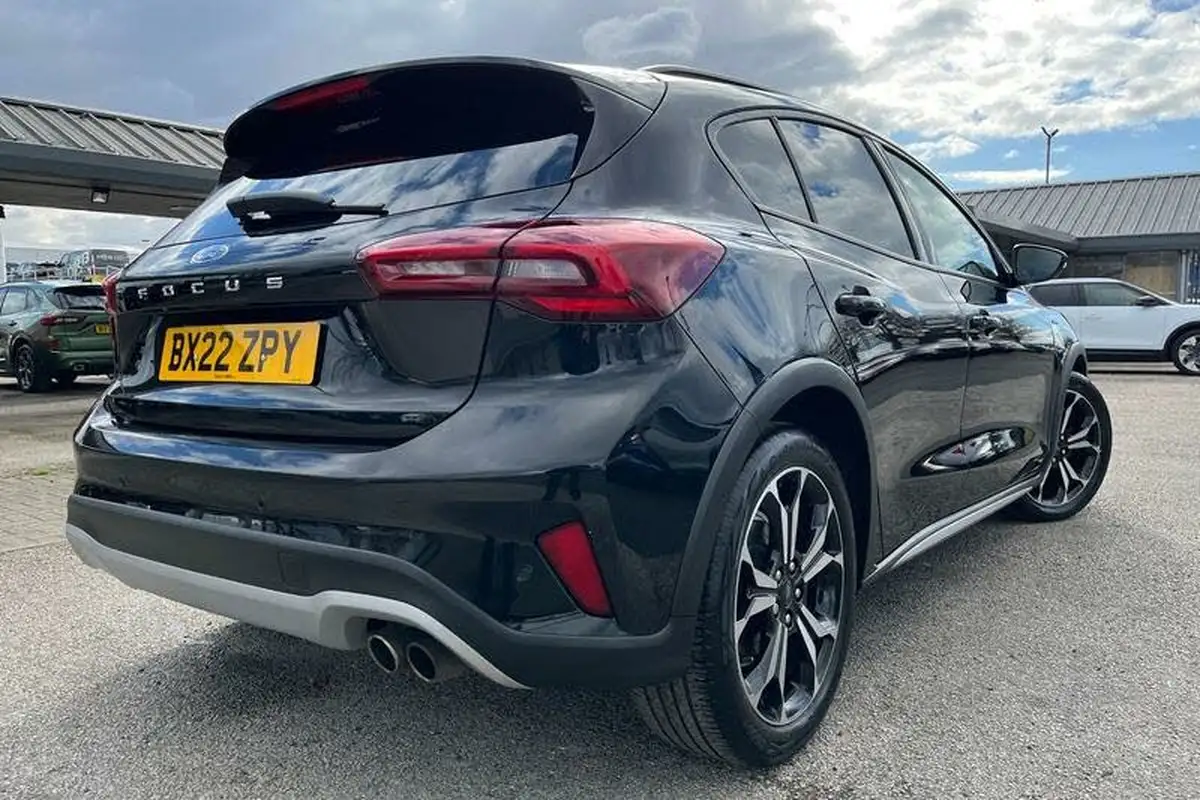 2022-ford-focus-big-38