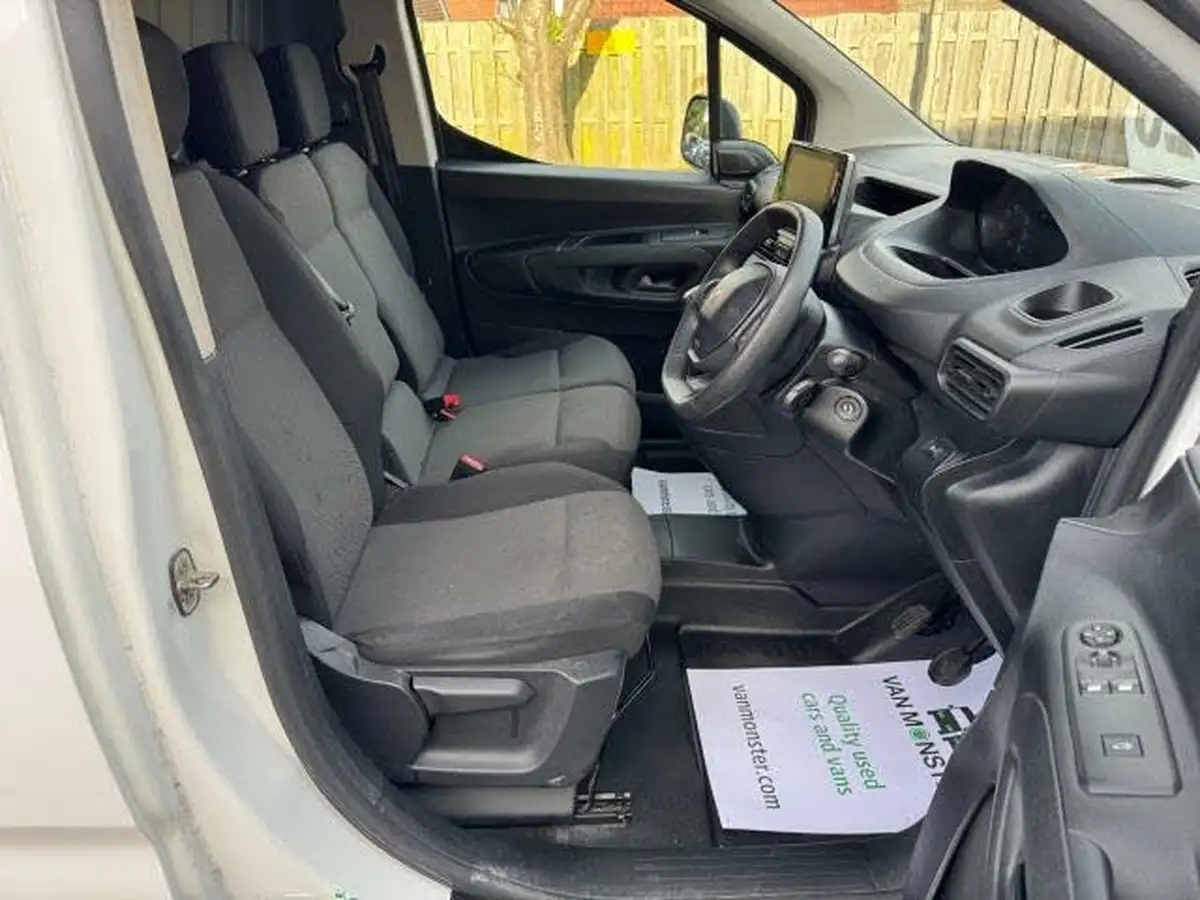 2020-peugeot-partner-15-bluehdi-1000-professional-100ps-eu6dt-panel-big-13