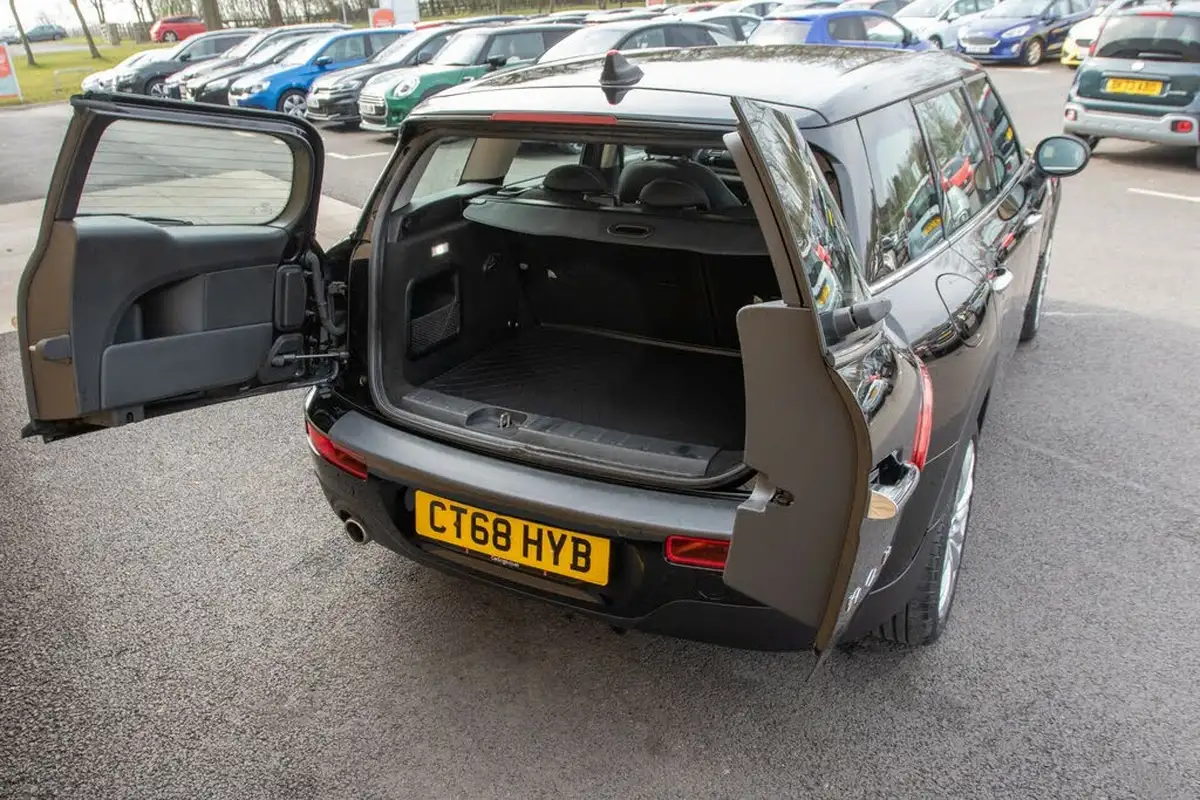 2018-mini-clubman-15-cooper-classic-ss-auto-big-34