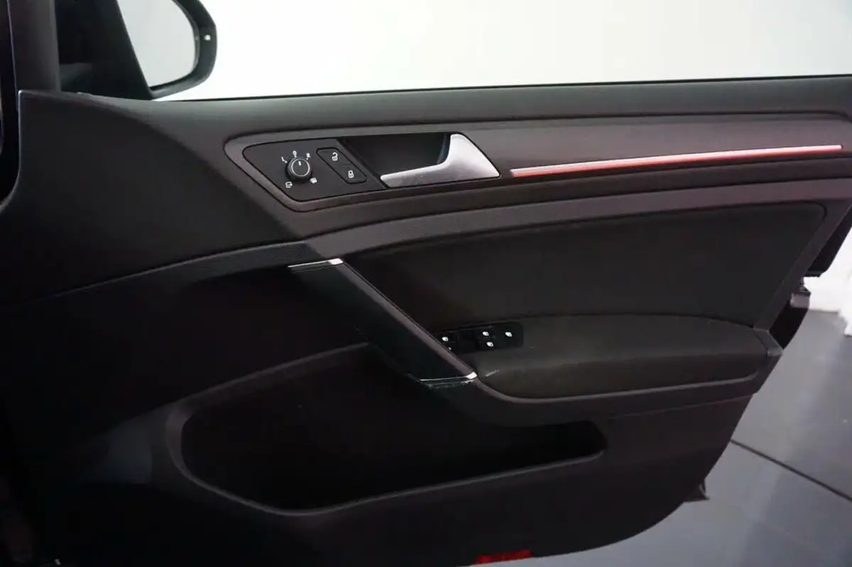 2020-volkswagen-golf-20-tsi-gti-performance-5d-dsg-big-17