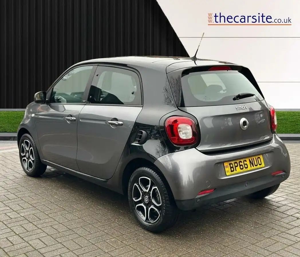 2017-smart-forfour-10-prime-71bhp-premiumss-twinamic-big-1