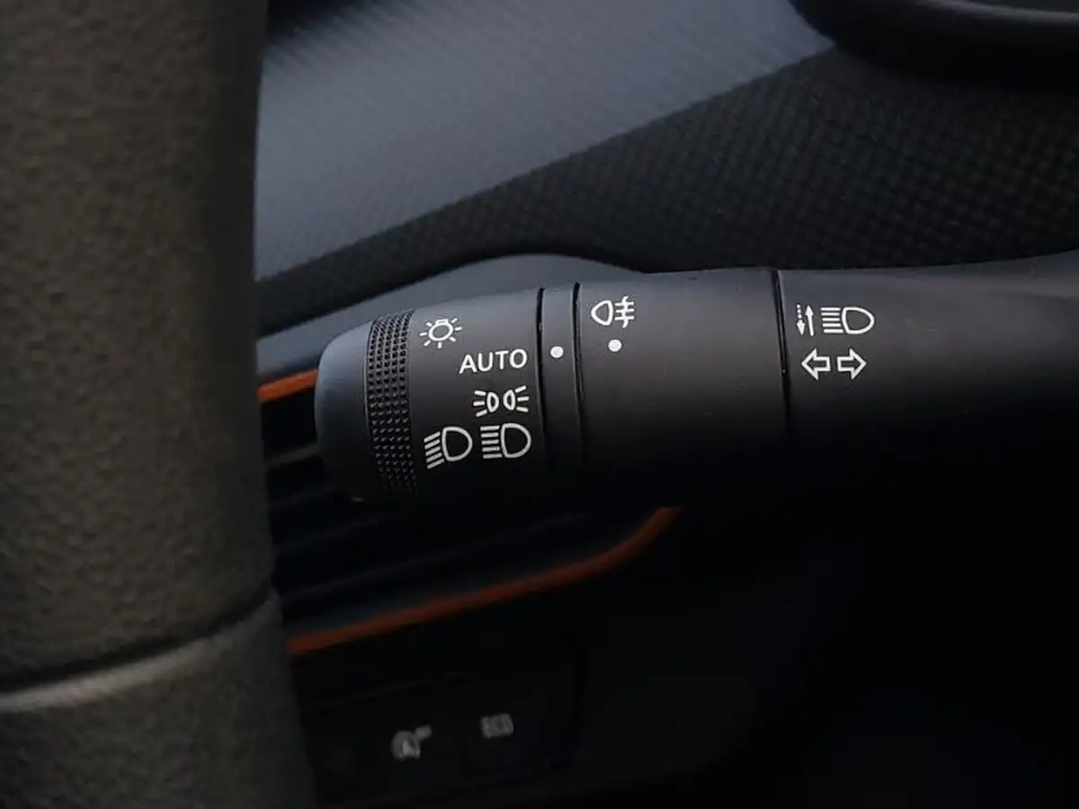 2022-dacia-sandero-stepway-10-tce-essential-90bhp-big-18