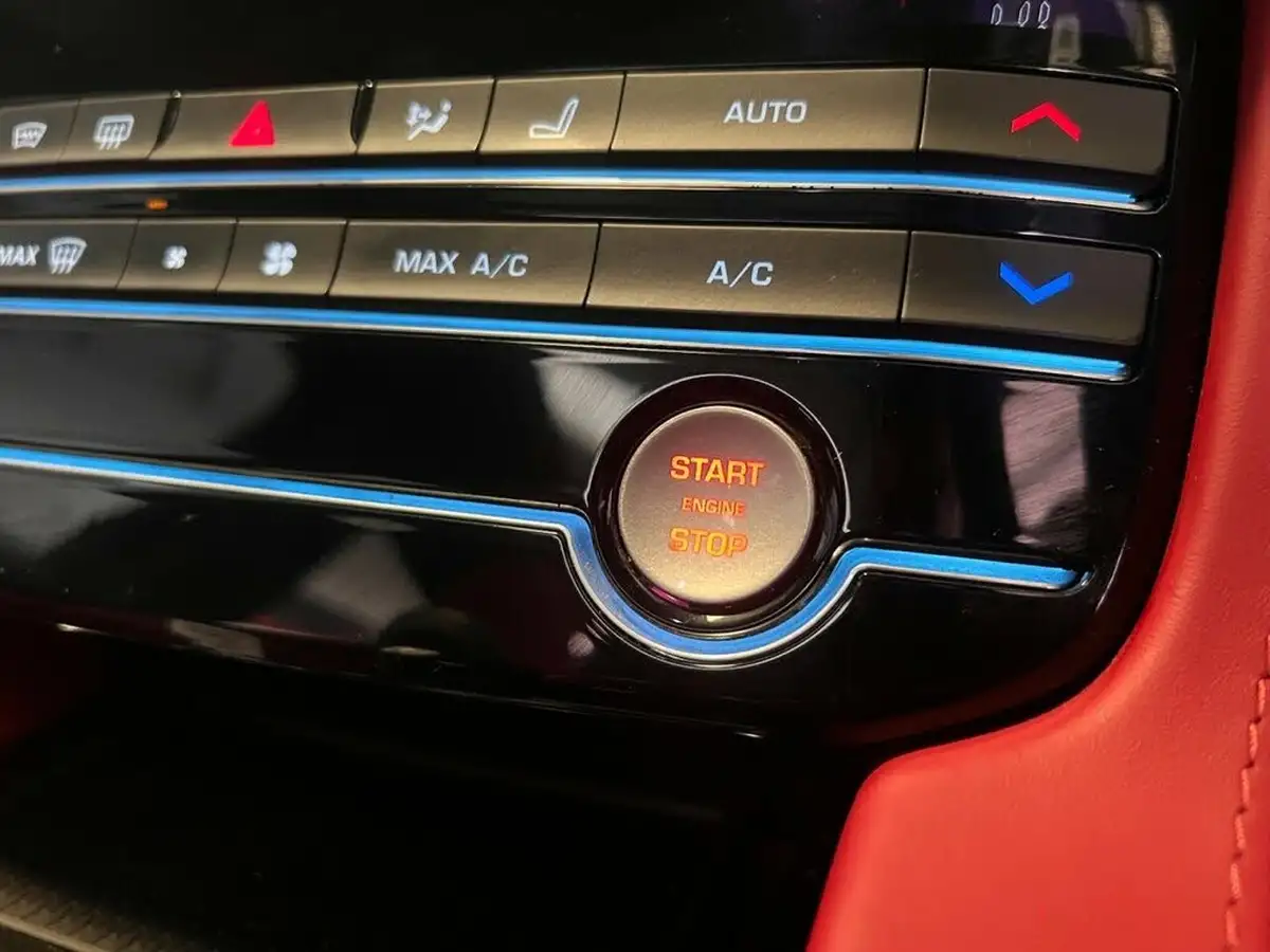 2019-jaguar-f-pace-50-v8-sc-svr-ss-big-43