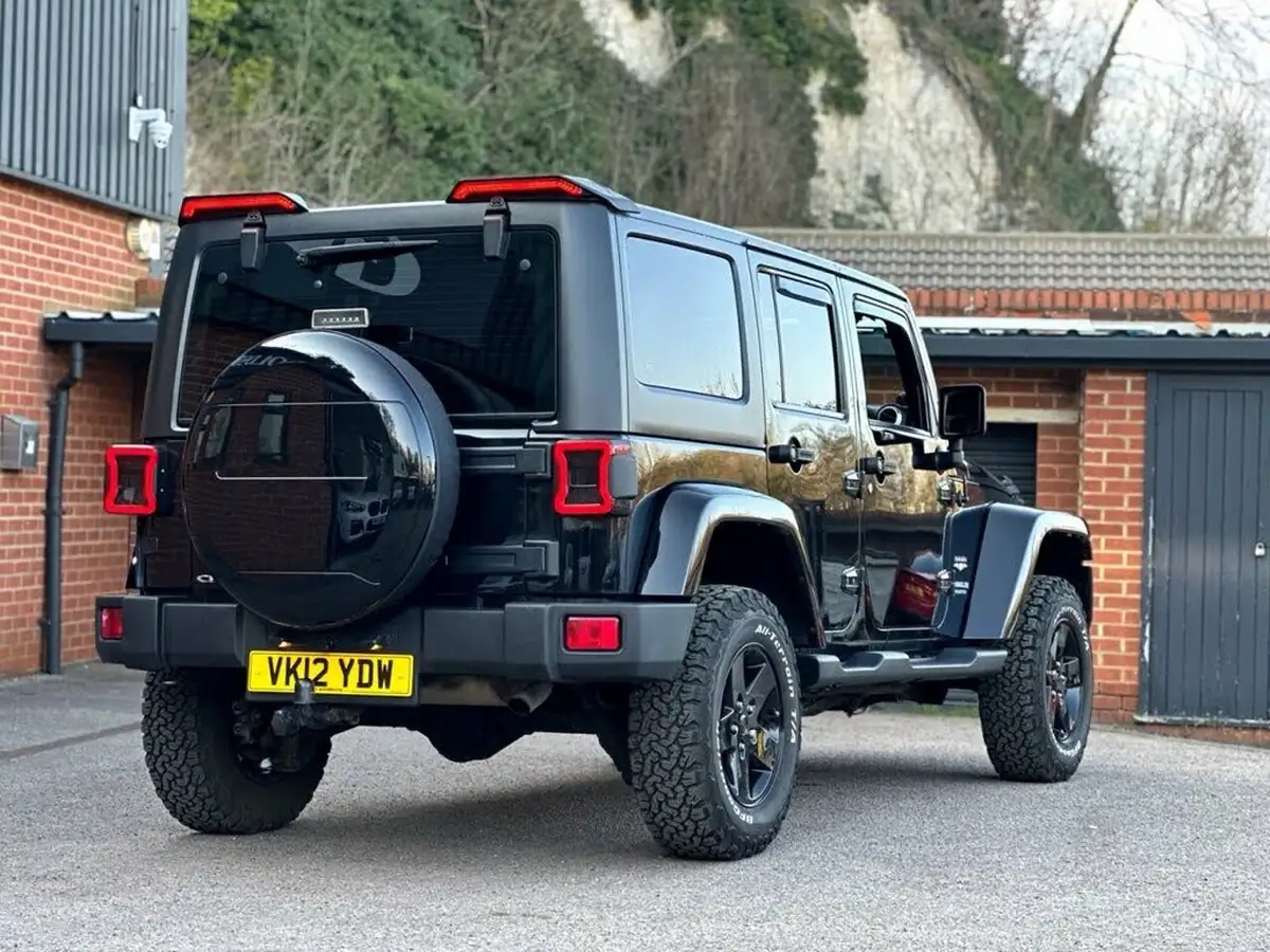 2012-jeep-wrangler-28crd-sahara-5d-auto-big-15