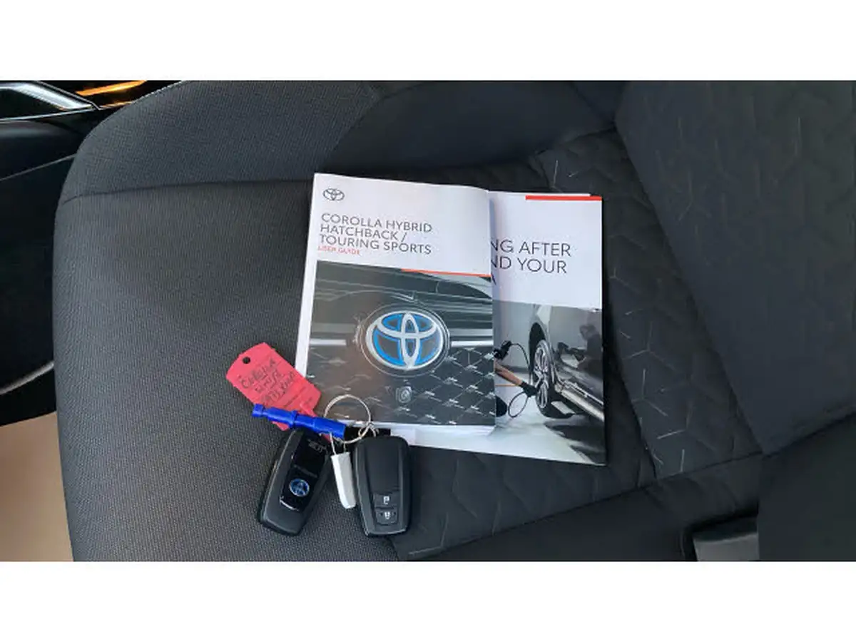 2021-toyota-corolla-18-vvt-i-icon-tech-trk-hatchback-5d-big-18